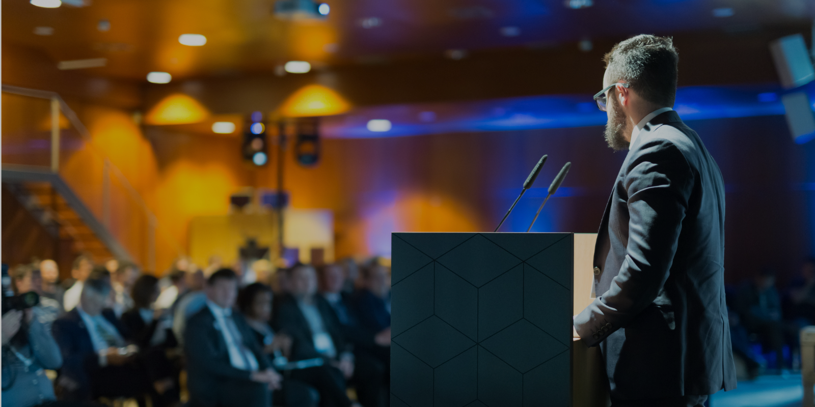Luxury corporate event in Dubai – professional conference setup with business attendees